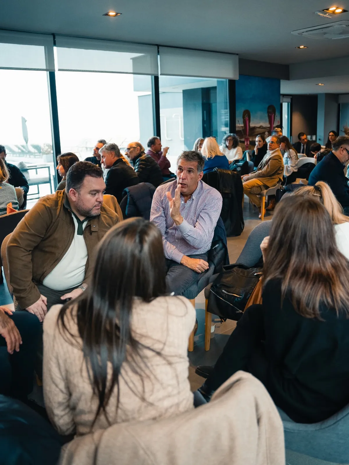 Networking en sala de conferencia